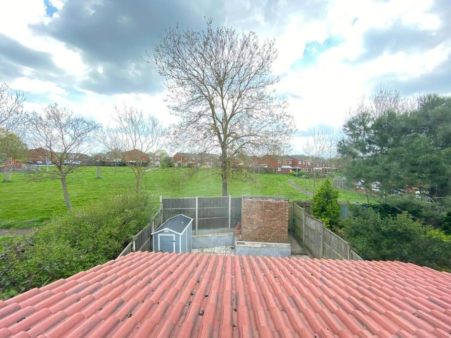 Three Bedrooms House In Windsor Exterior photo